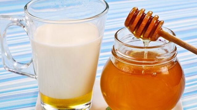 Kefir com mel para tratamento rejuvenescedor da pele das mãos